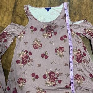 Floral bell shoulder-less blouse